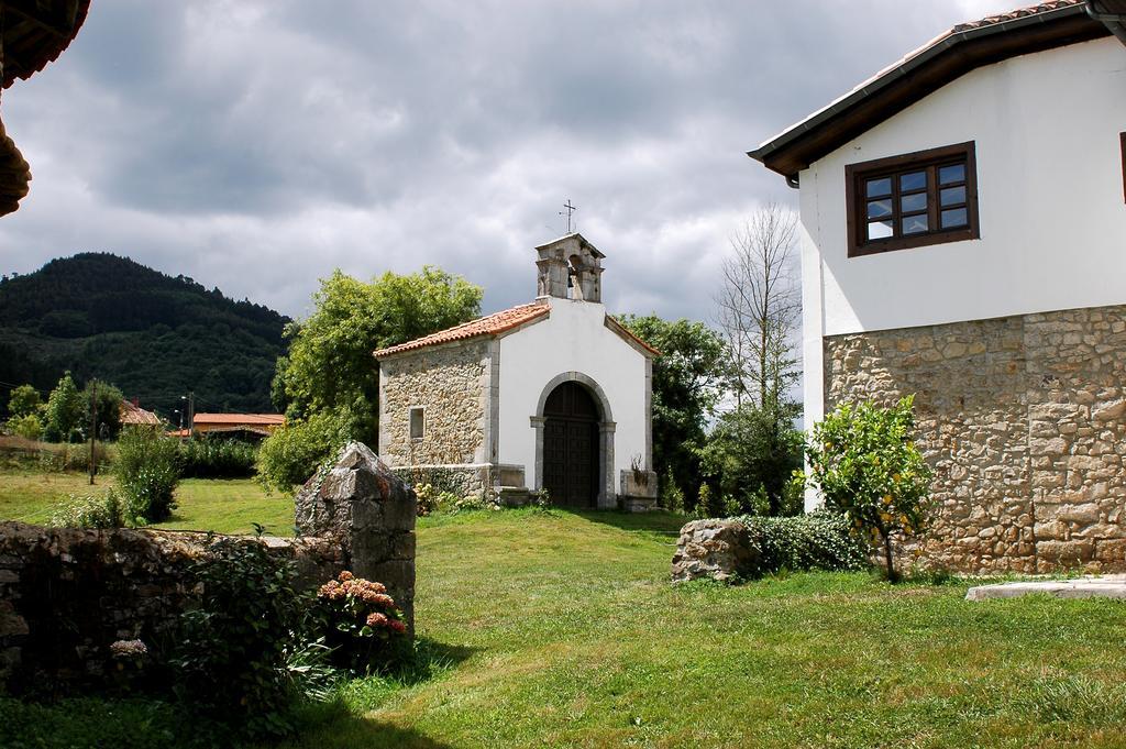 Hotel Casona Cuervo San Tirso de Candamo Kültér fotó