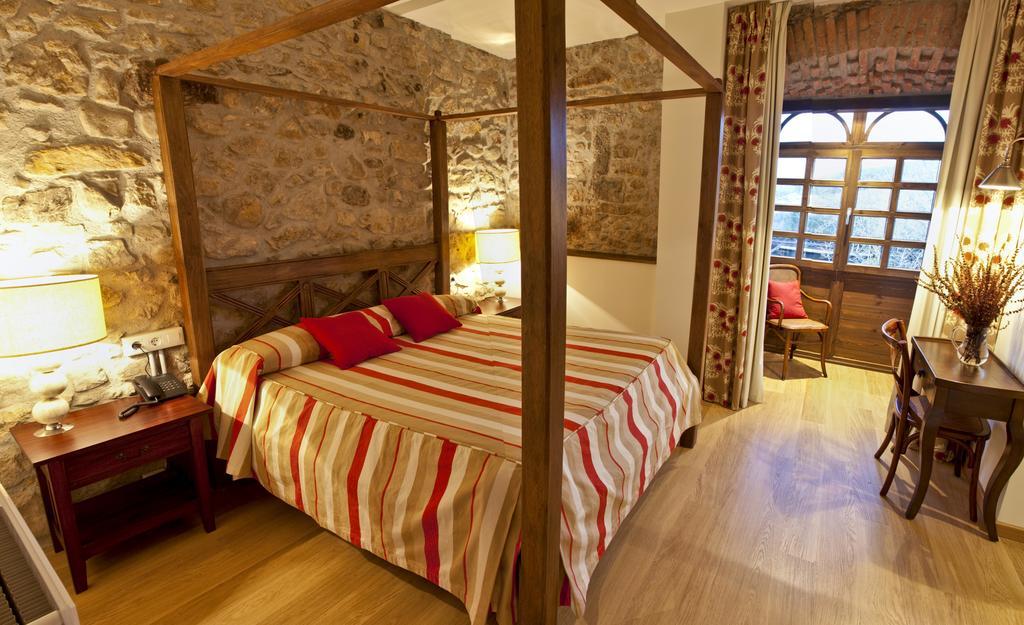 Hotel Casona Cuervo San Tirso de Candamo Kültér fotó