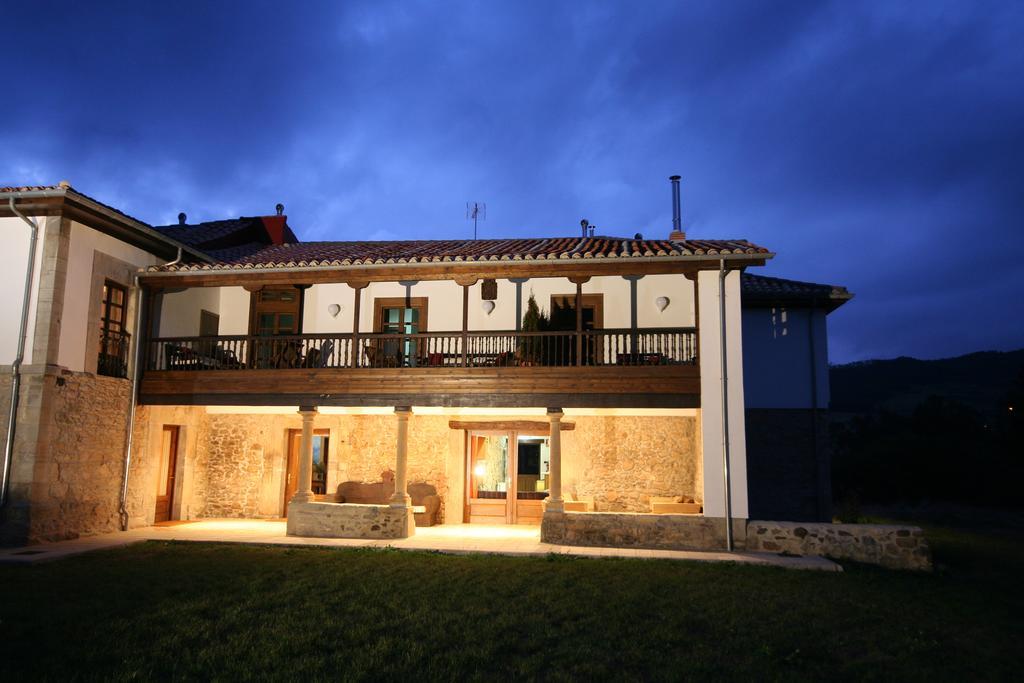 Hotel Casona Cuervo San Tirso de Candamo Kültér fotó