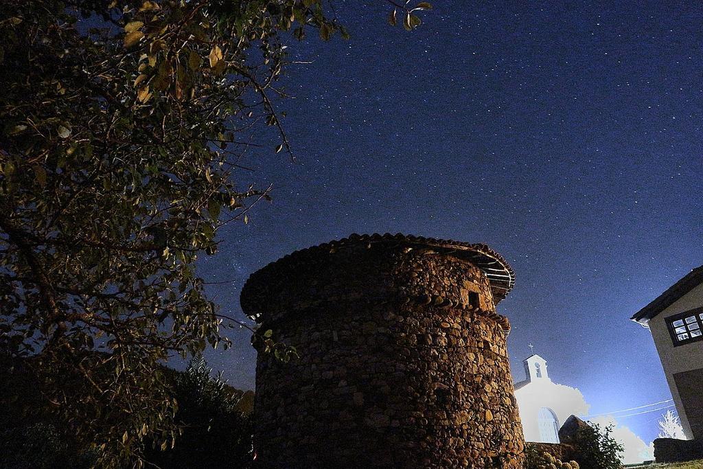 Hotel Casona Cuervo San Tirso de Candamo Kültér fotó
