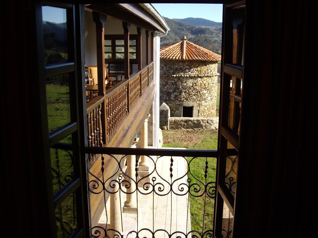 Hotel Casona Cuervo San Tirso de Candamo Kültér fotó